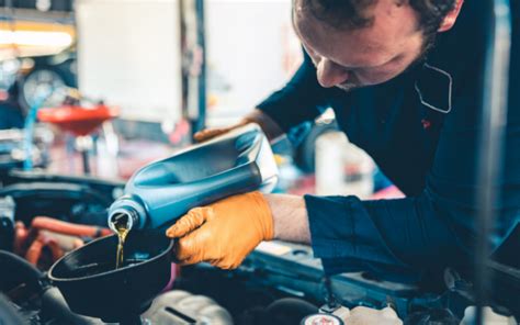 The estimated total pay for a Tire and Lube Technician is $46,191 per year in the United States area, with an average salary of $43,814 per year. These numbers represent the median, which is the midpoint of the ranges from our proprietary Total Pay Estimate model and based on salaries collected from our users.
